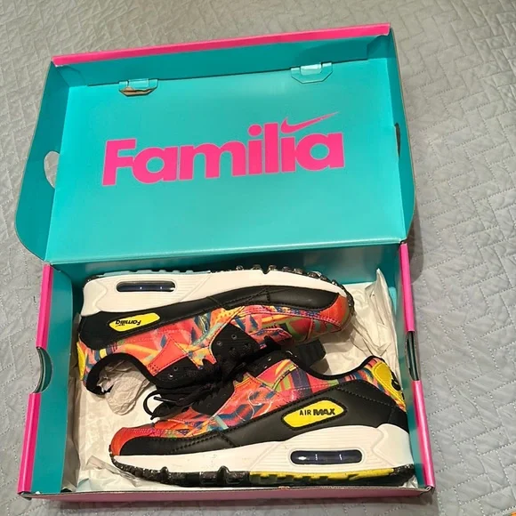 COPY - 2021 AirMax 90 Latino Heritage Month, gently used, with Bandana. - Picture 1 of 6